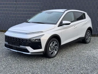 Neu Hyundai Bayon 90 PS (66 kW) 2026 Grau SUV