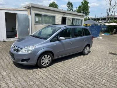 Gebraucht Opel Zafira Edition 116 PS (85 kW) 2009 Silber Van / Kleinbus