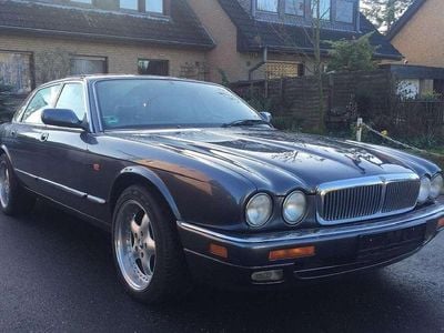 Grau Gebraucht 1995 Jaguar X300 Limousine | 12.400 €