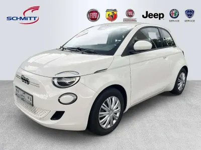 Gebraucht Fiat 500e Basis 86 kW (118 PS) 2023 Arktis weiß Kleinwagen