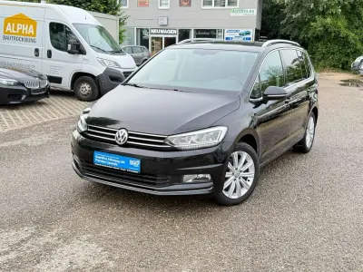 Gebraucht VW Touran Highline 150 PS (110 kW) 2017 Deep black perleffekt Van / Kleinbus
