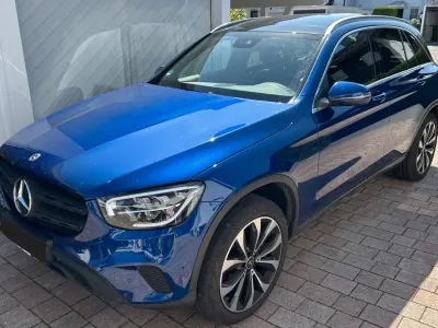 Gebraucht Mercedes GLC300e 320 PS (235 kW) 2021 Blau SUV