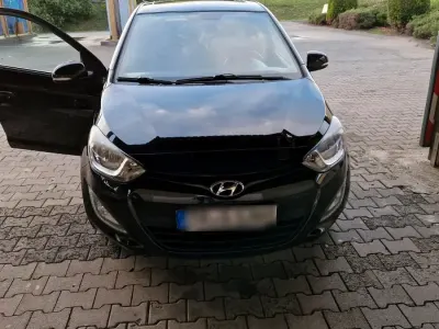 Gebraucht Hyundai i20 85 PS (62 kW) 2014 Schwarz Kleinwagen