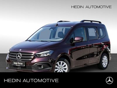 Gebraucht Mercedes T180 Progressive 96 PS (70 kW) 2023 Rot Van / Kleinbus