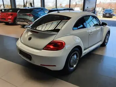 Używany VW Beetle Cup 105 KM (77 kW) 2015 Biały Hatchback