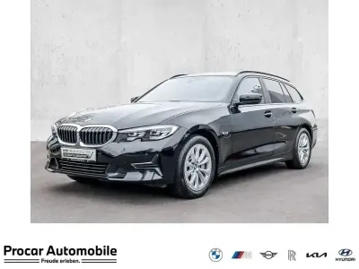 Używany BMW 330e Sport Line 292 KM (214 kW) 2022 Czarny Kombi
