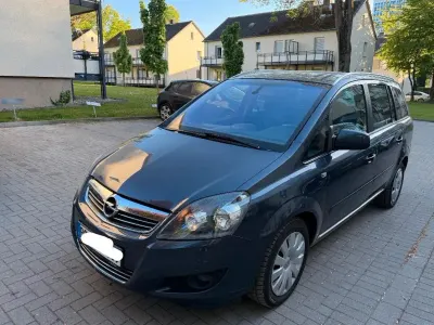 Gebraucht Opel Zafira 116 PS (85 kW) 2011 Grau Van / Kleinbus