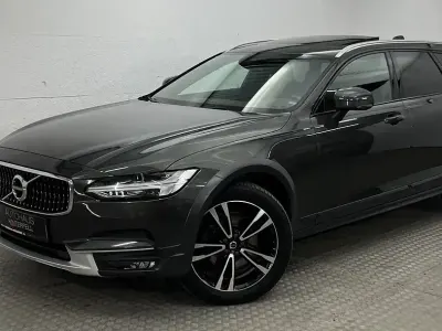 Gebraucht Volvo V90 CC Pro 339 PS (249 kW) 2019 Pine grey (metallic) Kombi
