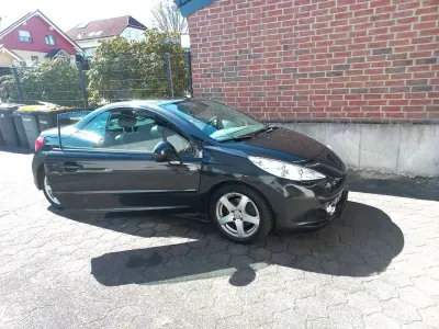 Gebraucht Peugeot 207 CC Platinum 120 PS (88 kW) 2009 Schwarz Cabrio