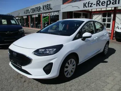 Gebraucht Ford Fiesta Cool & Connect 75 PS (55 kW) 2022 Weiß Kleinwagen