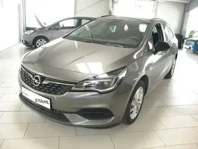 Używany Opel Astra Edition 110 KM (80 kW) 2021 Szary Kombi