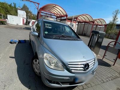 Second-hand Mercedes B180 109 CP (80 kW) 2005 Negru Monovolum