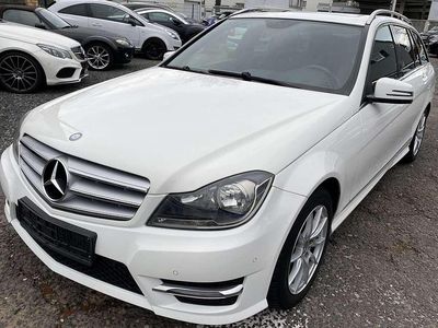 Gebraucht Mercedes C180 AMG 156 PS (114 kW) 2012 Polarweiss  unilack Kombi