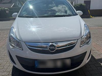 Używany Opel Corsa 69 KM (50 kW) 2012 Biały Hatchback