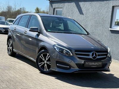 Usado Mercedes B200 136 HP (100 kW) 2016 Cinzento Monovolume