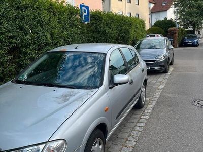 Nissan Almera