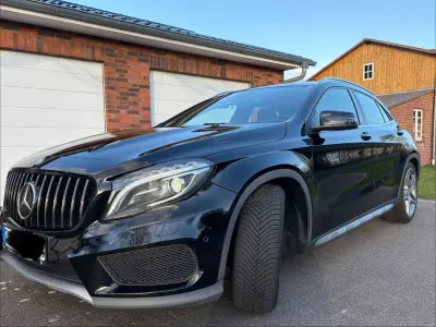 Gebraucht Mercedes GLA250 AMG line 211 PS (155 kW) 2016 Schwarz SUV