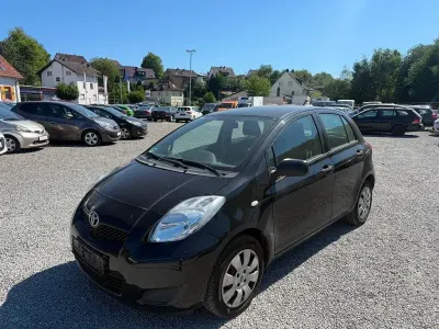 Gebraucht Toyota Yaris Cool 69 PS (50 kW) 2011 Schwarz Kleinwagen