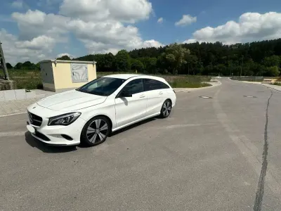 Gebraucht Mercedes CLA220 Shooting Brake 177 PS (130 kW) 2016 Weiß Kombi