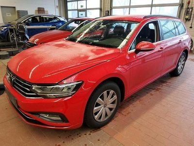 Gebraucht VW Passat Business 122 PS (89 kW) 2023 Tornadorot Kombi
