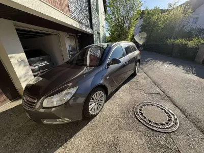 Gebraucht Opel Insignia Sport 160 PS (117 kW) 2012 Grau Kombi