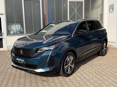 Blau Gebraucht 2023 Peugeot 5008 Allure Van / Kleinbus | 28.780 € (Fairer Preis)