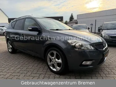 Gebraucht Kia Ceed Sportswagon Spirit 128 PS (94 kW) 2012 Grau Kombi