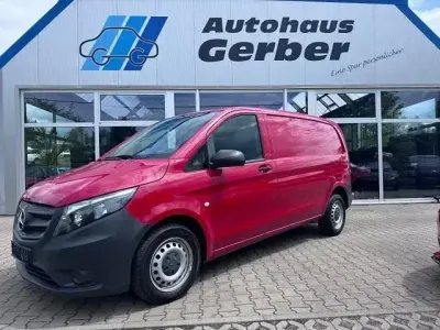Gebraucht Mercedes Vito 102 PS (75 kW) 2020 Rot Van
