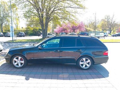 Second-hand Mercedes E320 Avantgarde 221 CP (162 kW) 2007 Negru Break