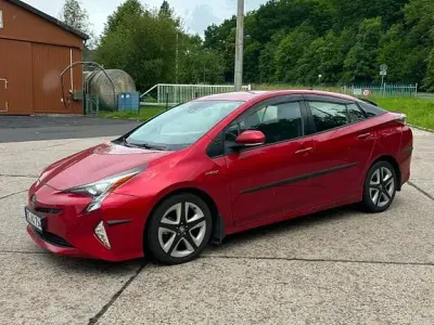Gebraucht Toyota Prius Executive 122 PS (89 kW) 2016 Rot Limousine