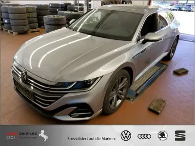 Gebraucht VW Arteon R-line 190 PS (139 kW) 2023 Pyrite silver metallic Kombi