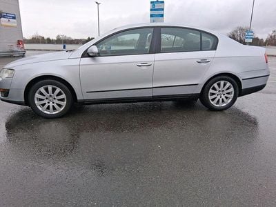 Gebraucht VW Passat 101 PS (74 kW) 2005 Limousine