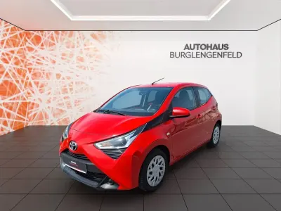 Brugt Toyota Aygo X-play 72 HK (52 kW) 2021 Rød Hatchback