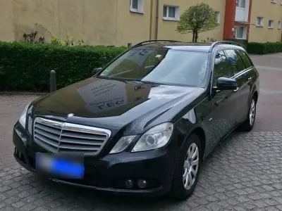 Second-hand Mercedes E200 136 CP (100 kW) 2010 Negru Break