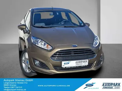 Gebraucht Ford Fiesta Titanium 101 PS (74 kW) 2015 Braun Kleinwagen