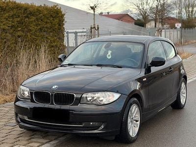 Gebraucht BMW 116 122 PS (89 kW) 2011 Schwarz Kleinwagen