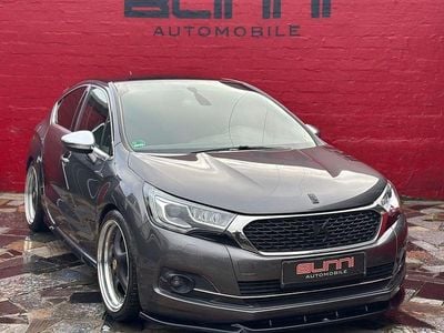 Grau Gebraucht 2016 DS Automobiles DS4 Limousine | 11.999 €