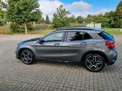 Usata Mercedes GLA200 AMG 156 CV (114 kW) 2017 Grigio SUV