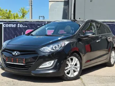 Gebraucht Hyundai i30 Style 135 PS (99 kW) 2013 Schwarz Kombi
