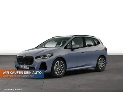 Gebraucht BMW 220 Active Tourer Luxury Line 150 PS (110 kW) 2025 Skyscraper grau metallic Van / Kleinbus