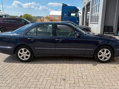 Mercedes E320