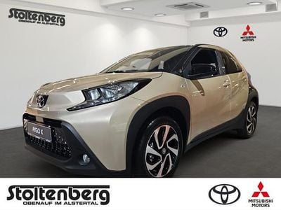 Neu Toyota Aygo X 72 PS (52 kW) 2025 Ginger beige / night sky blackmetallic / night sky SUV