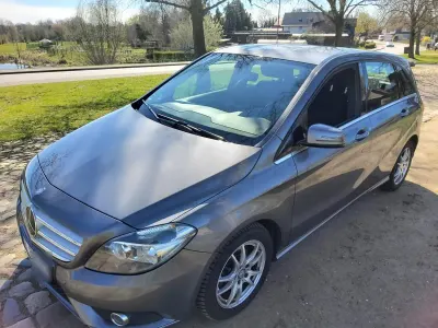 Gebraucht Mercedes B180 122 PS (89 kW) 2012 Grau Van / Kleinbus
