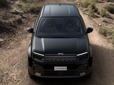 Volcano black Neu 2026 Jeep Avenger Altitude SUV | 28.470 € (Fairer Preis)