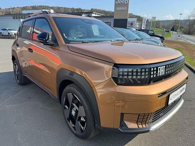 Nouă Fiat Grande Panda La Prima 110 CP (80 kW) 2026 Maro Hatchback