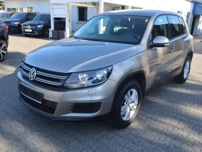 Gebraucht VW Tiguan Trendline 140 PS (102 kW) 2012 Titanium beige metallic SUV