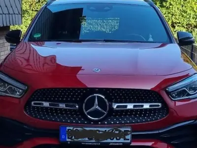 Gebraucht Mercedes GLA250 AMG line 218 PS (160 kW) 2022 Rot SUV