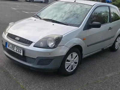 Gebraucht Ford Fiesta 60 PS (44 kW) 2005 Silber Kleinwagen