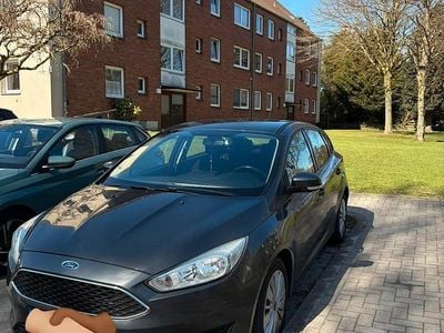 Usata Ford Focus 125 CV (91 kW) 2015 Andere farben Station wagon