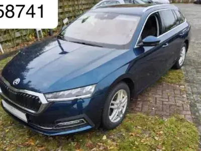 Gebraucht Skoda Octavia Style 150 PS (110 kW) 2021 Modra lava/lava blau Kombi
